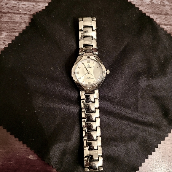 Ladies Vintage Charles Raymond Quartz Watch - Picture 2 of 12